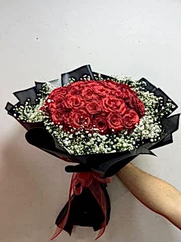 30 ad kırmızı gülden buket