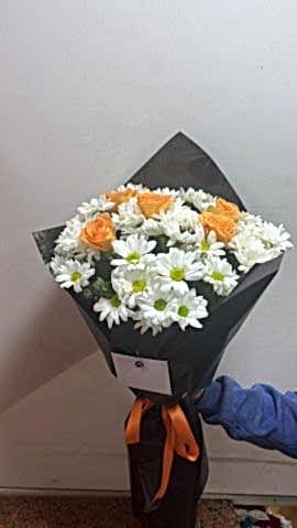 güllü & papatyalı buket