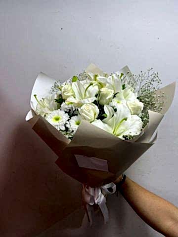 Lilyumlu- Güllü Buket