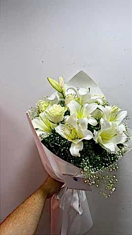 LİLYUMLU GÜLLÜ BUKET
