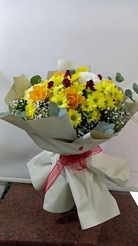 güllü & papatyalı buket